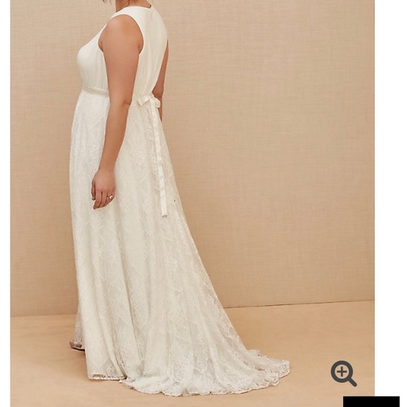 Torrid 12 Cream Wedding Dress - Picture 5 of 9